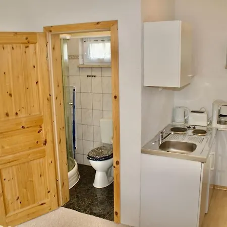 Apartment Schoener Gartenbungalow Sellin (Rugen)