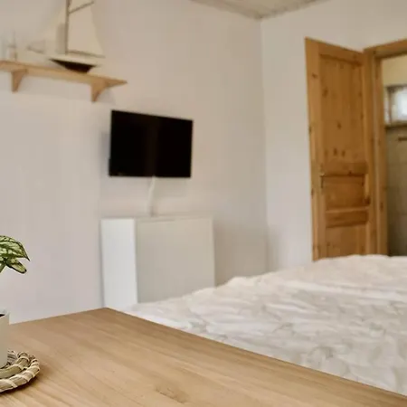 Appartement Schoener Gartenbungalow *