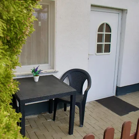 Apartment Schoener Gartenbungalow *